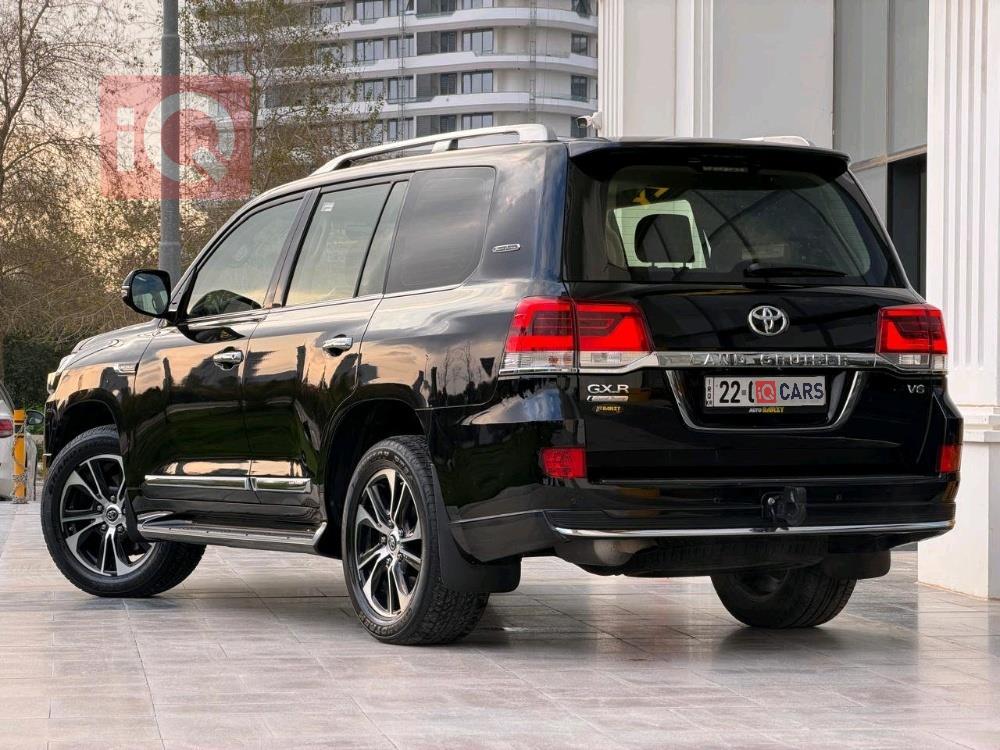 تويوتا لاندكروزر